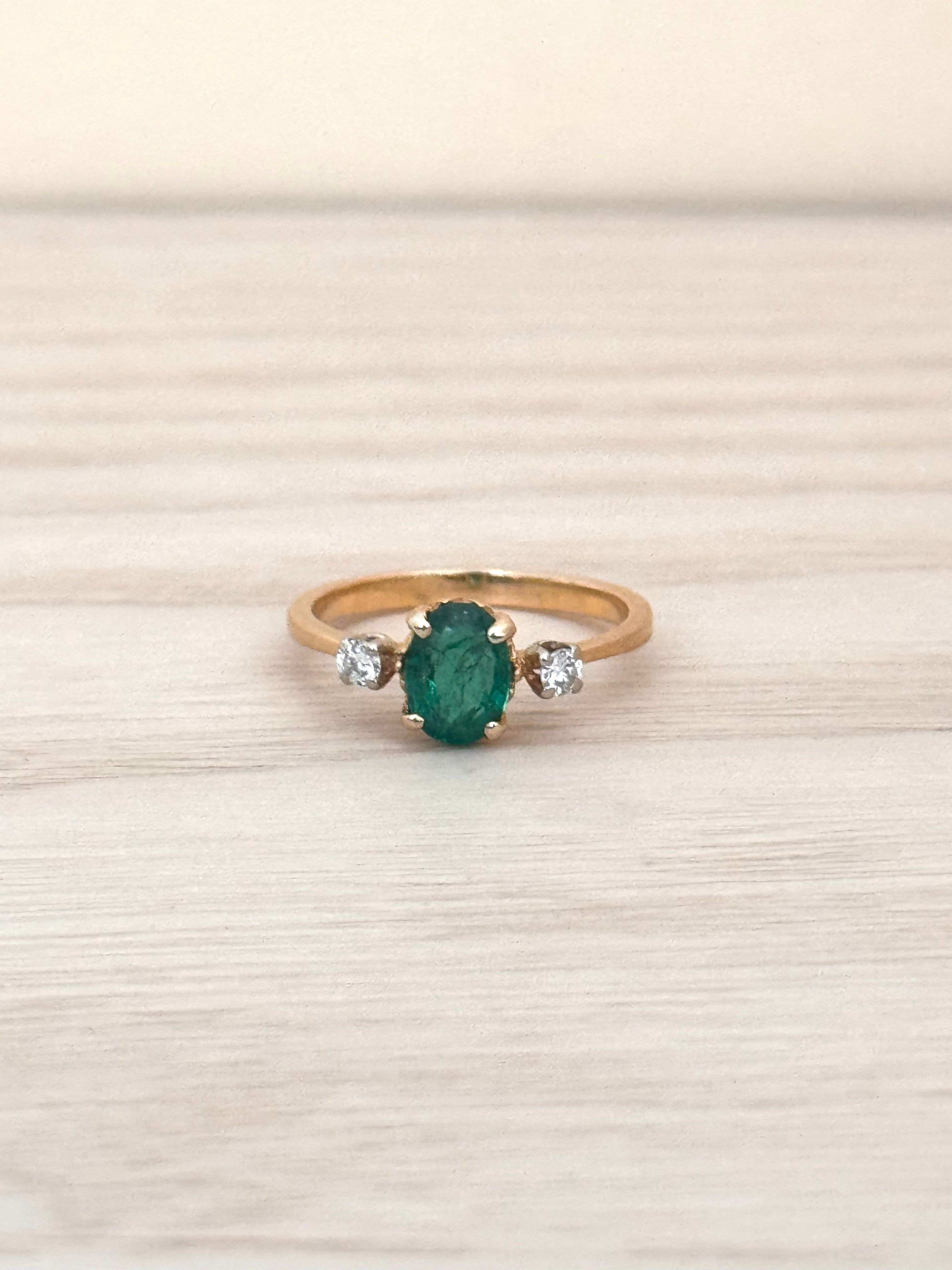 Ines - Vintage 18K Yellow Gold Oval Emerald & Diamond Trilogy Ring