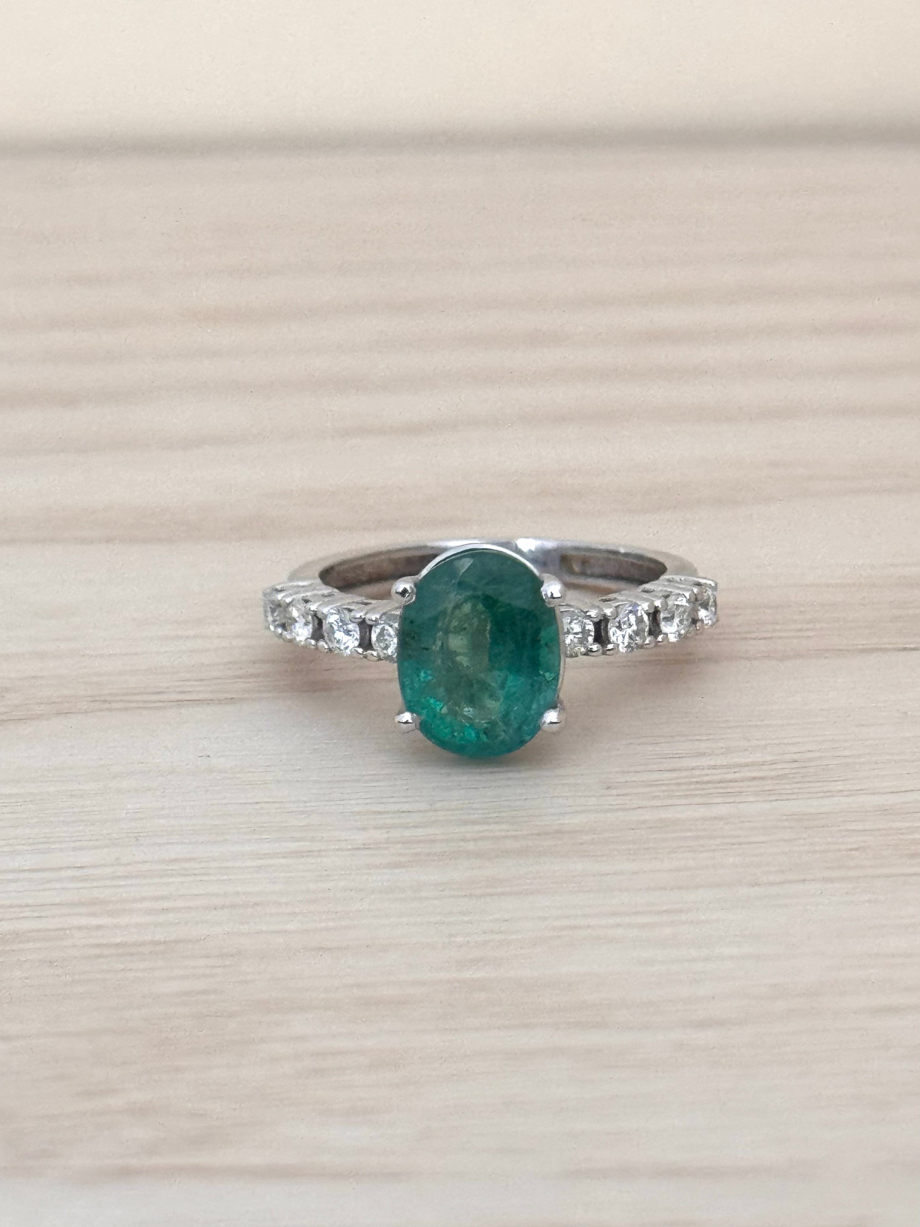 Vera - Modern 18K White Gold Oval Emerald & Diamond Solitaire Ring