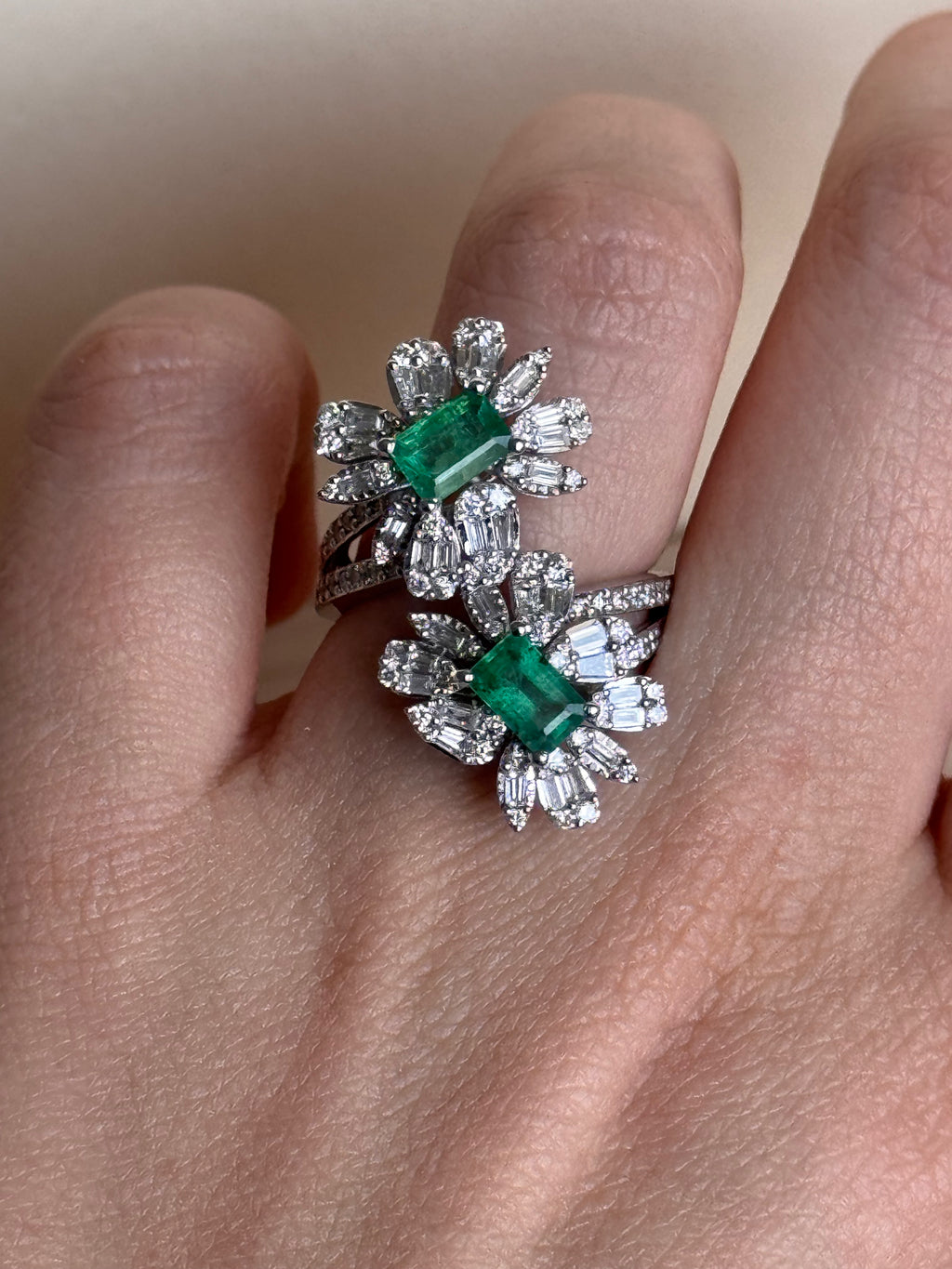 Aurora - 18K White Gold Modern Double Flower Emerald & Diamond Ring