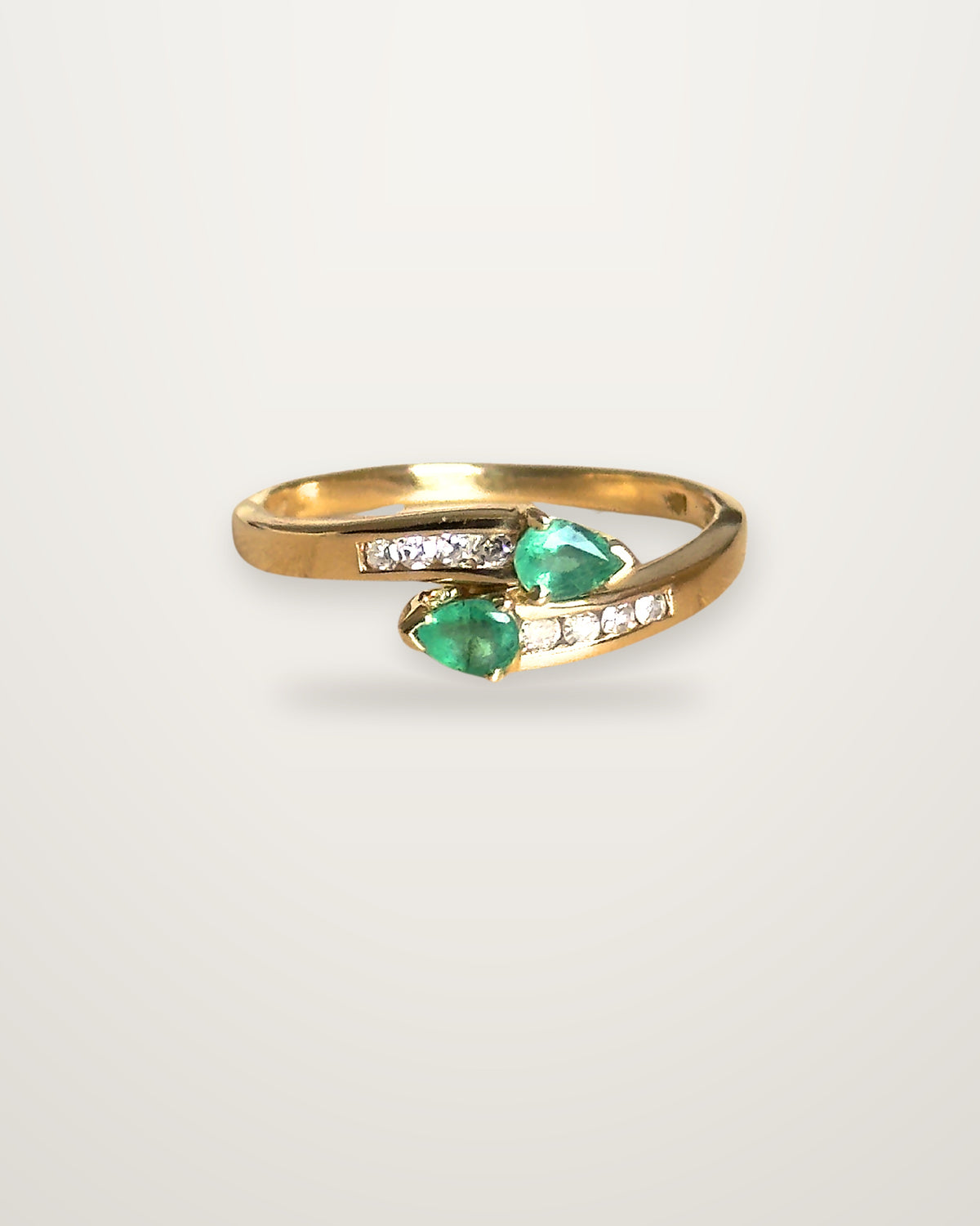 Livia - Vintage 18K Yellow Gold Toi et Moi Pear Emerald & Diamond Ring